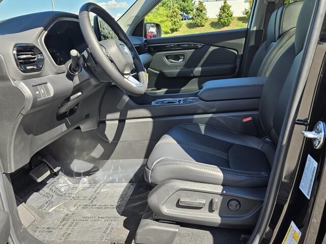 new 2025 Honda Pilot car, priced at $48,670