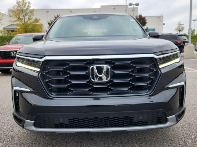 new 2025 Honda Pilot car, priced at $42,895