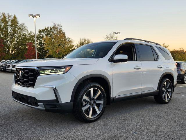 new 2025 Honda Pilot car, priced at $52,930