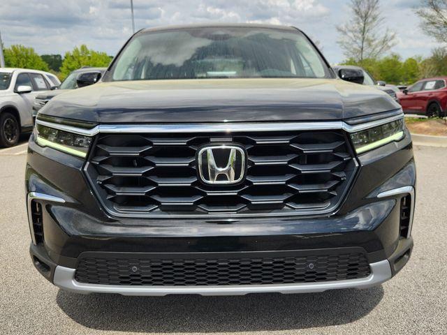 new 2025 Honda Pilot car, priced at $42,950