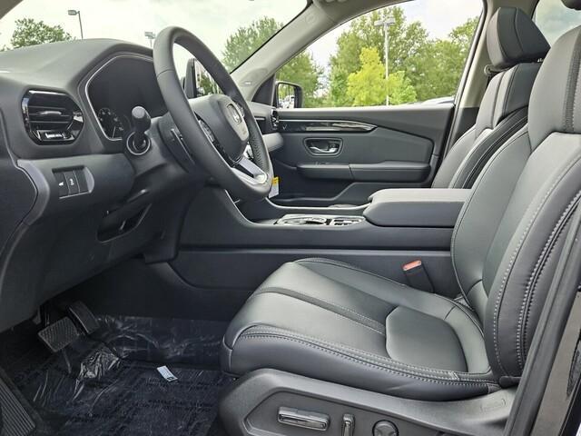 new 2025 Honda Pilot car, priced at $48,850