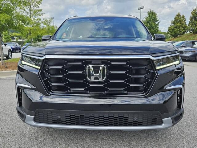 new 2025 Honda Pilot car, priced at $48,850