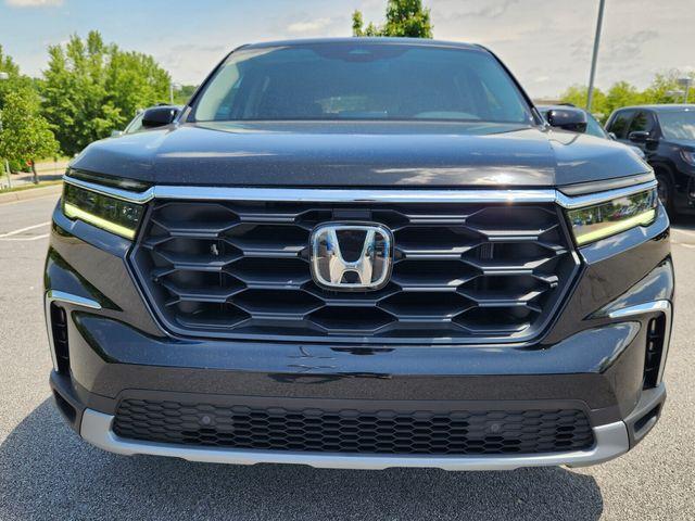 new 2025 Honda Pilot car, priced at $42,950