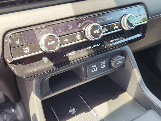 new 2025 Honda Pilot car, priced at $42,950