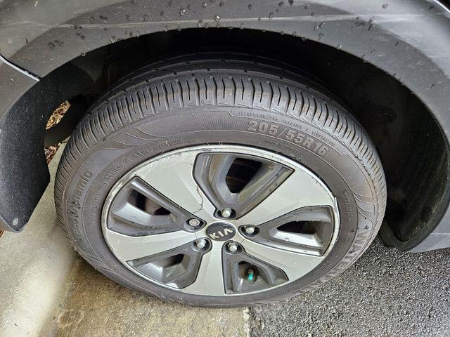 used 2017 Kia Niro car, priced at $9,987