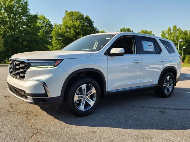 new 2025 Honda Pilot car, priced at $43,405