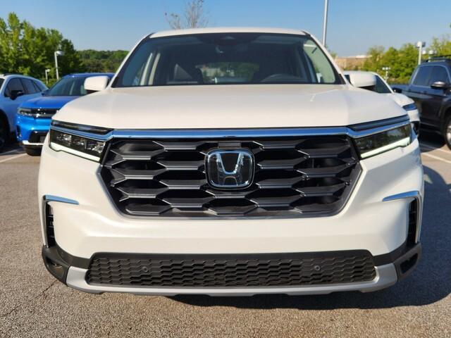 new 2025 Honda Pilot car, priced at $43,405
