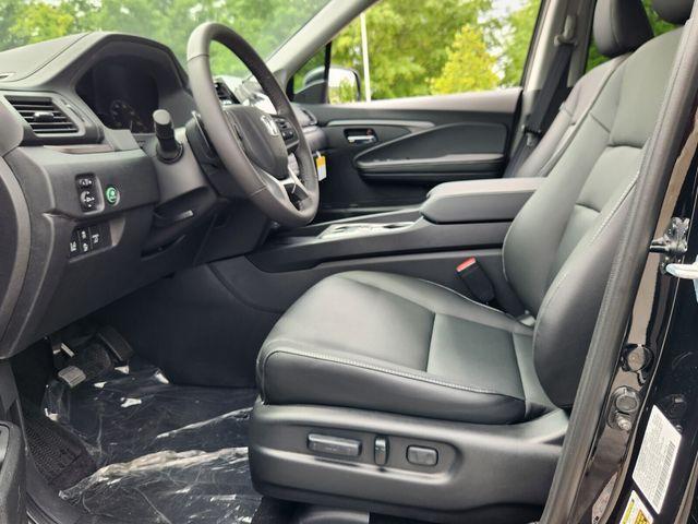 new 2025 Honda Ridgeline car, priced at $43,180