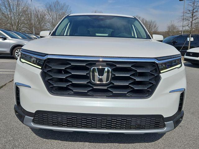 new 2025 Honda Pilot car, priced at $48,002