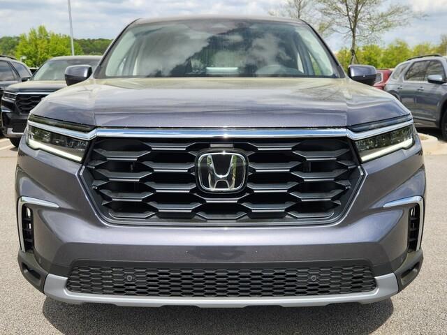 new 2025 Honda Pilot car, priced at $45,731