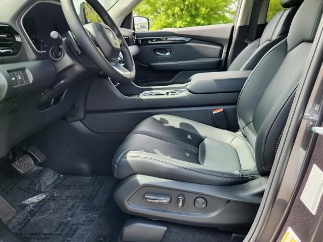 new 2025 Honda Pilot car, priced at $45,731