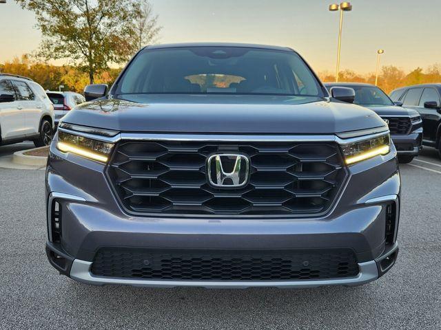 new 2025 Honda Pilot car, priced at $42,895