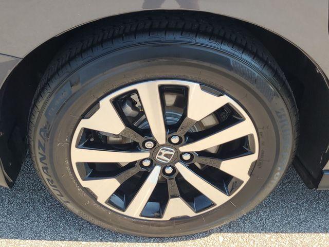 used 2025 Honda Odyssey car, priced at $40,549