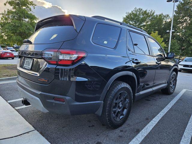 new 2025 Honda Pilot car, priced at $48,895