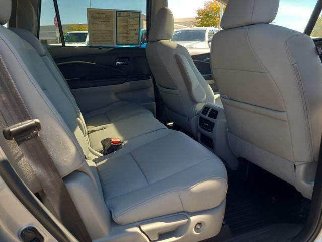 used 2022 Honda Pilot car, priced at $32,384