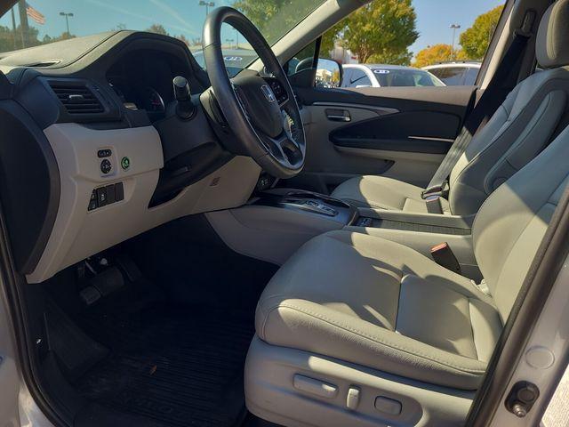 used 2022 Honda Pilot car, priced at $32,384