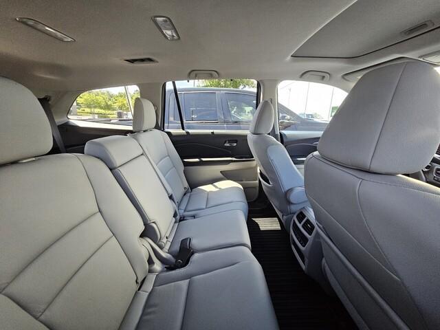 used 2022 Honda Pilot car, priced at $32,799