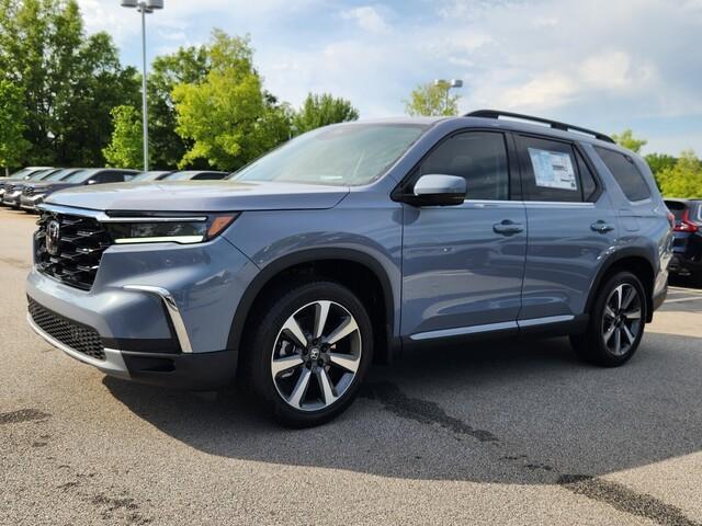 new 2025 Honda Pilot car, priced at $53,715