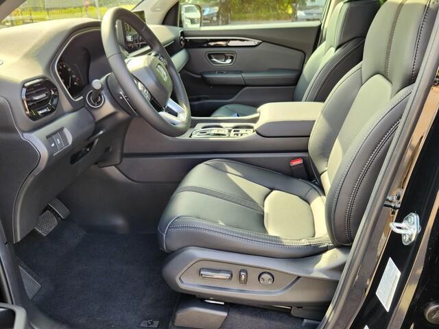 new 2025 Honda Pilot car, priced at $48,850