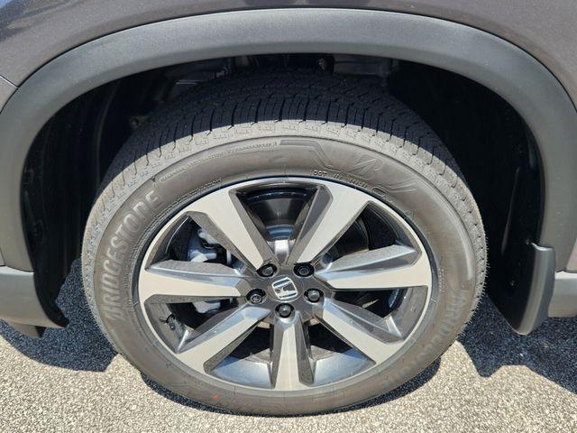 new 2025 Honda Pilot car, priced at $52,530