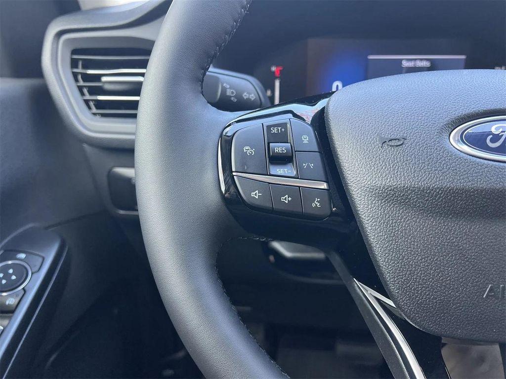 new 2025 Ford Escape car, priced at $30,600