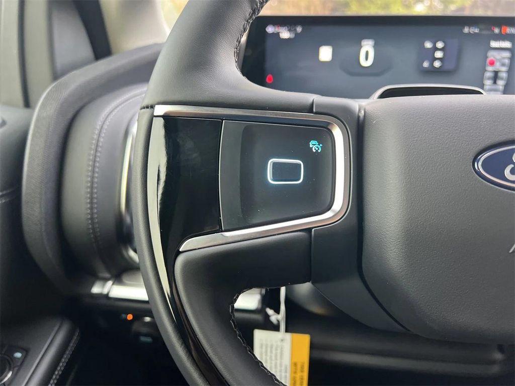 new 2025 Ford Expedition Max car, priced at $83,995