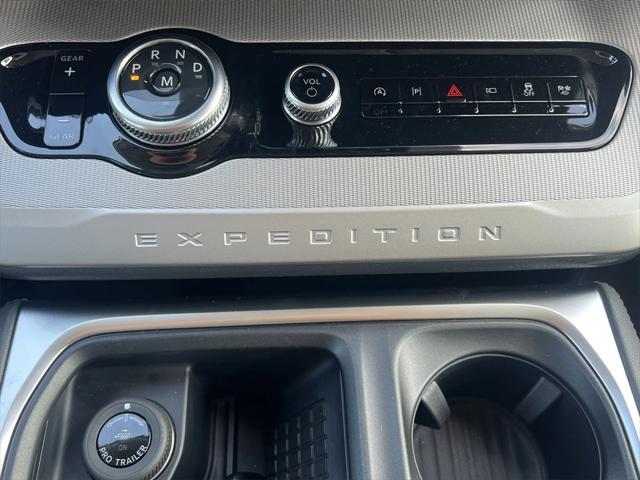 new 2025 Ford Expedition car, priced at $68,705