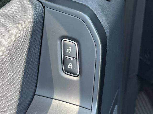 new 2025 Ford F-150 car, priced at $46,171