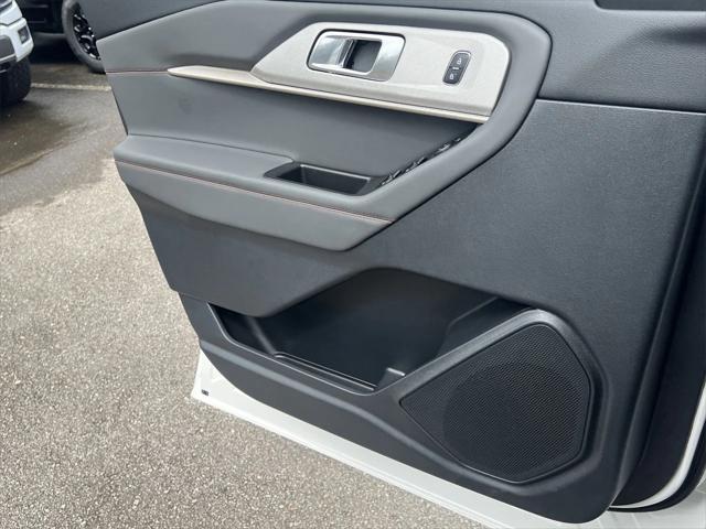 new 2025 Ford Explorer car, priced at $42,805