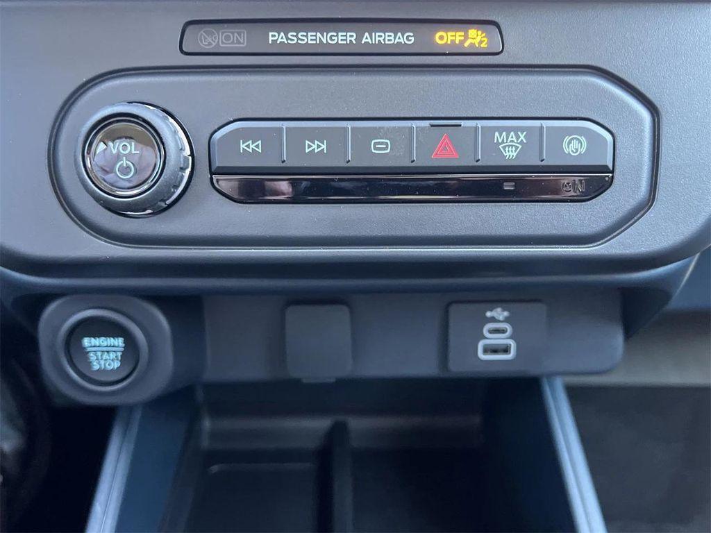 new 2025 Ford Maverick car, priced at $36,684