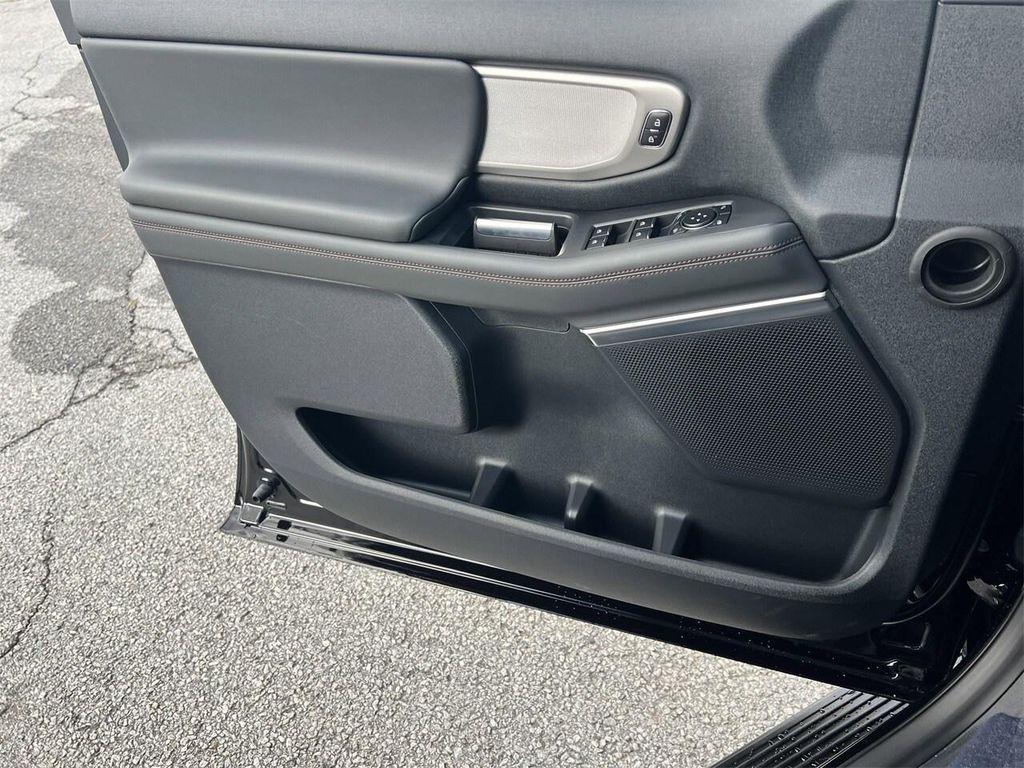 new 2025 Ford Expedition car, priced at $73,585