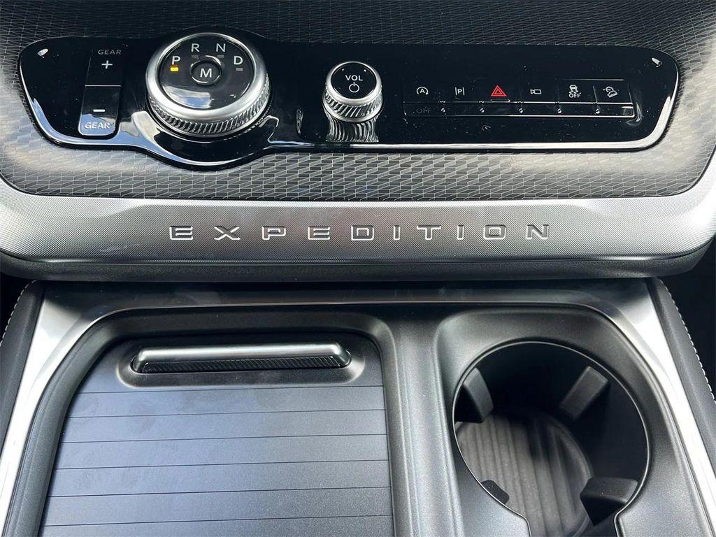 new 2025 Ford Expedition Max car, priced at $87,225