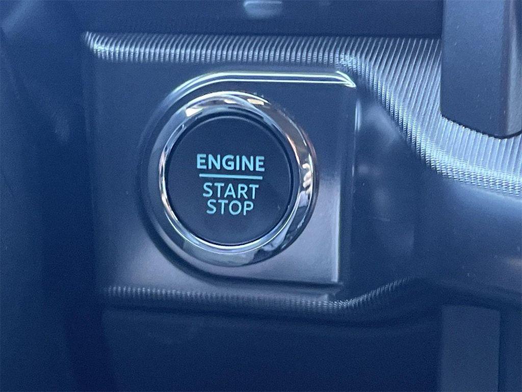 new 2025 Ford F-150 car, priced at $69,296