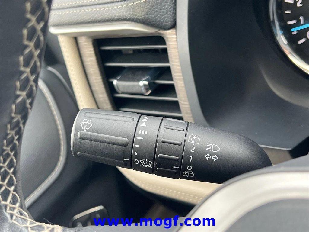 used 2024 Ford Expedition car, priced at $39,995