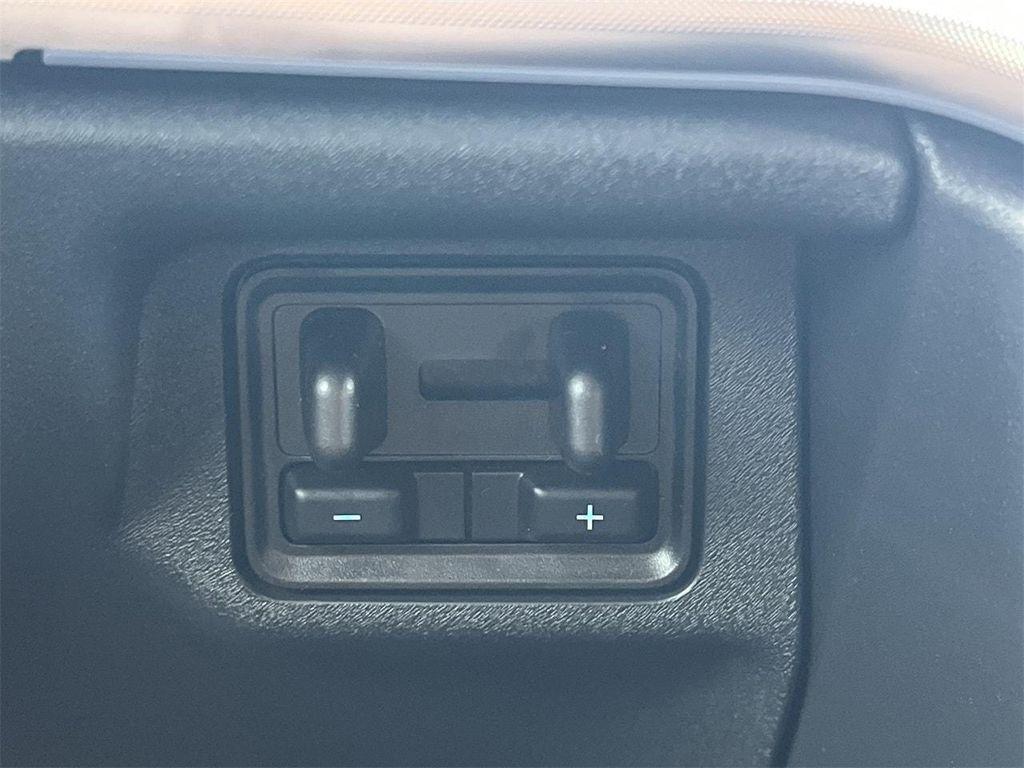 new 2025 Ford Expedition car, priced at $85,675