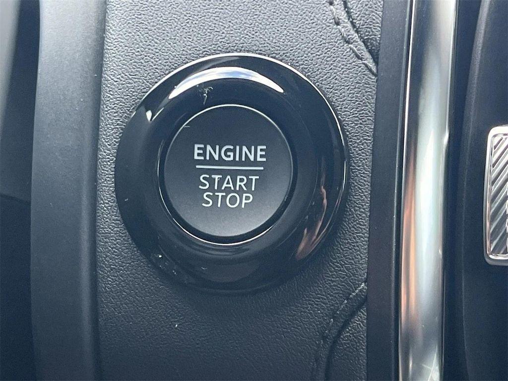 new 2025 Ford Expedition car, priced at $85,675