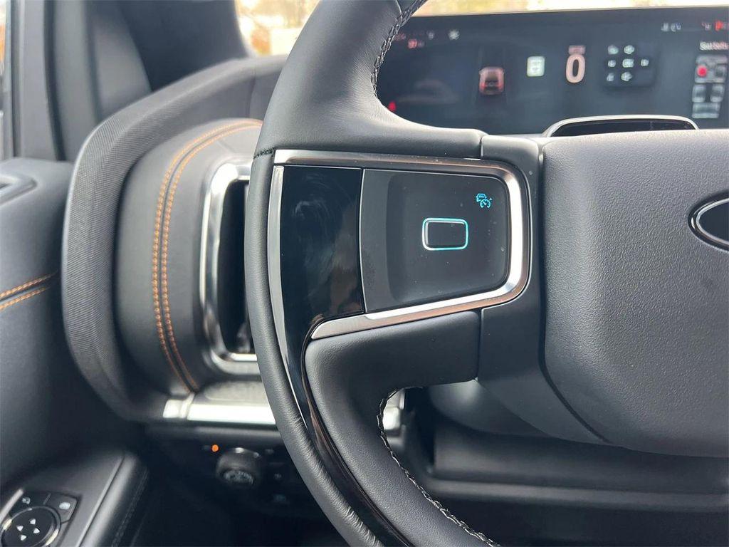 new 2025 Ford Expedition car, priced at $85,675