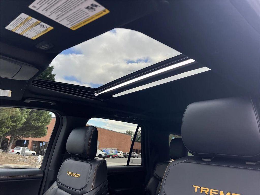 new 2025 Ford Expedition car, priced at $85,675