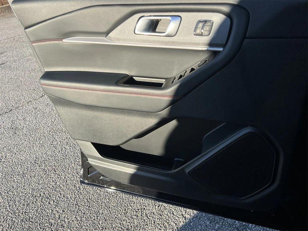 new 2025 Ford Explorer car, priced at $45,695