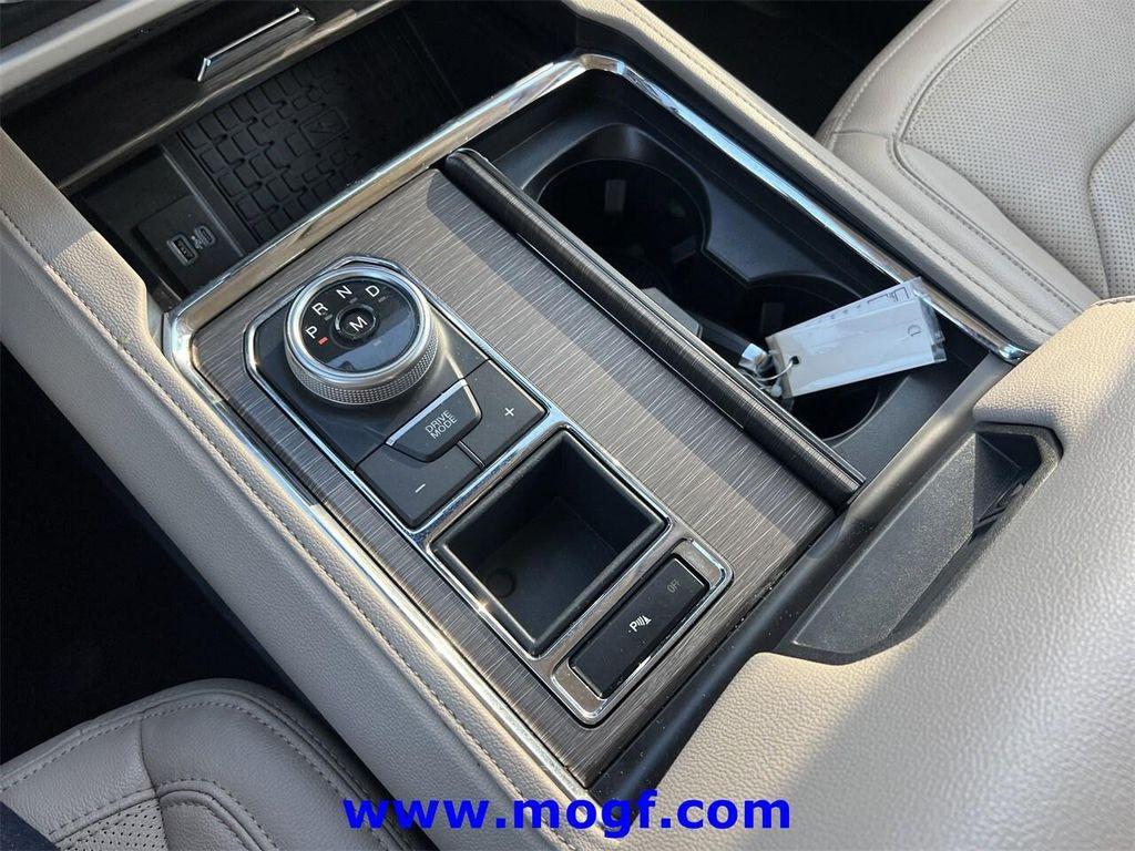 used 2024 Ford Expedition car, priced at $41,999