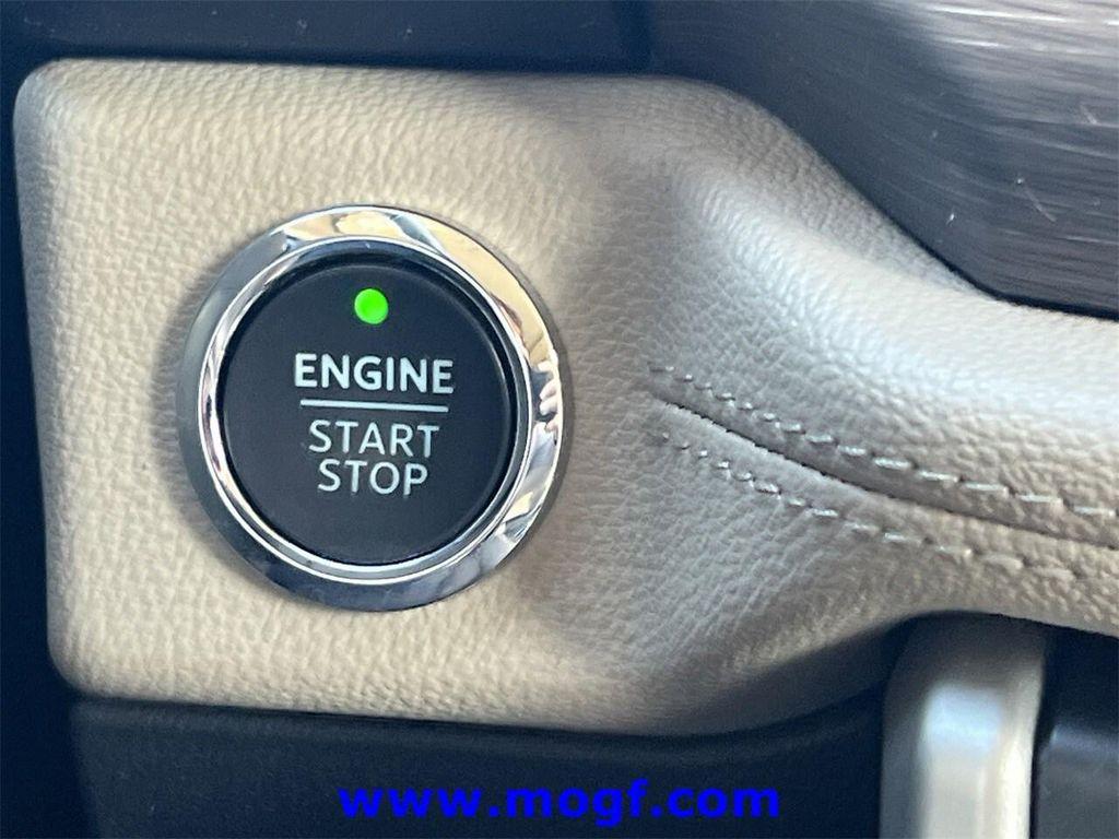 used 2024 Ford Expedition car, priced at $41,999