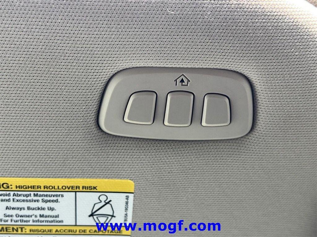 used 2024 Ford Expedition car, priced at $41,999