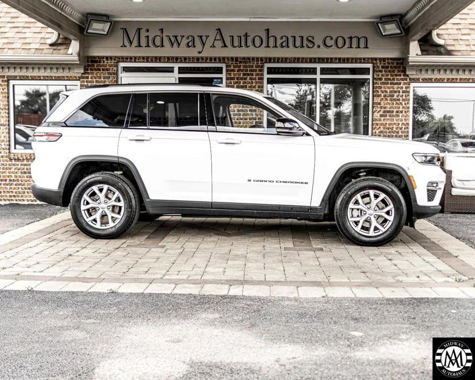 used 2022 Jeep Grand Cherokee car, priced at $27,995