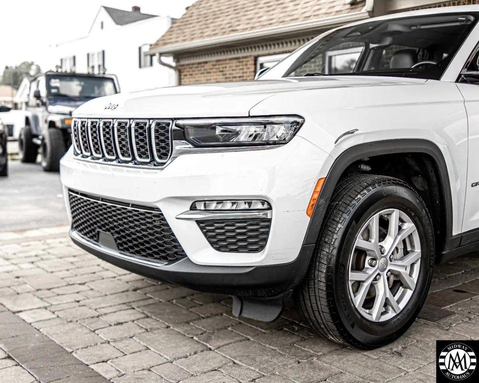 used 2022 Jeep Grand Cherokee car, priced at $27,995