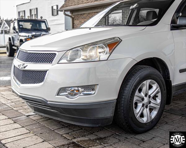 used 2011 Chevrolet Traverse car, priced at $9,995