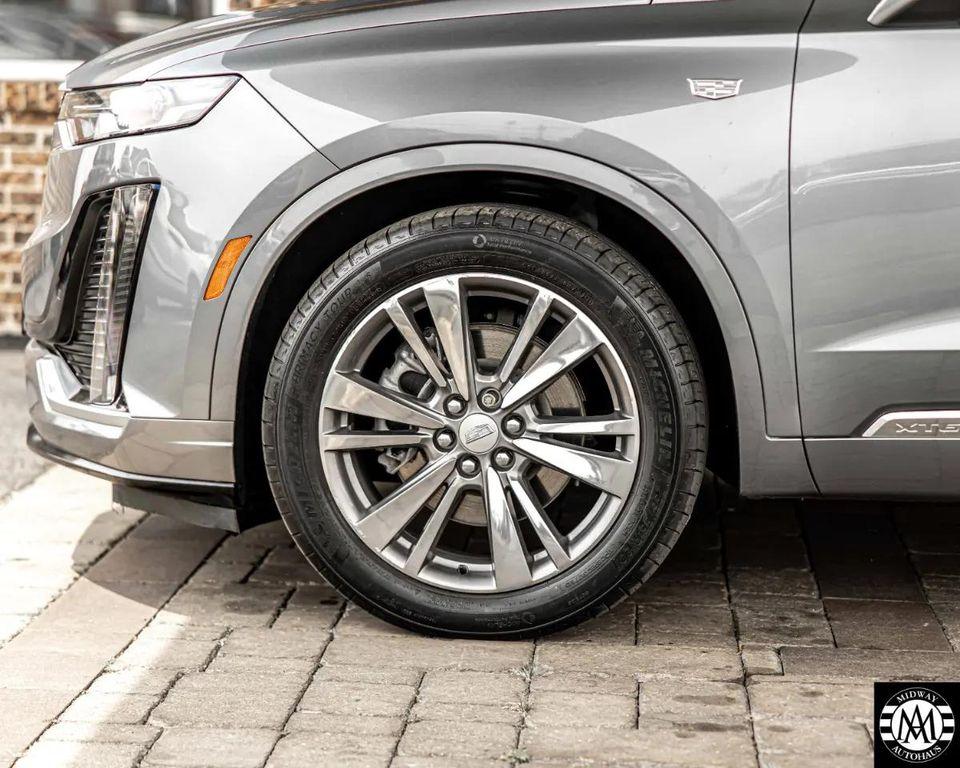 used 2022 Cadillac XT6 car, priced at $31,495