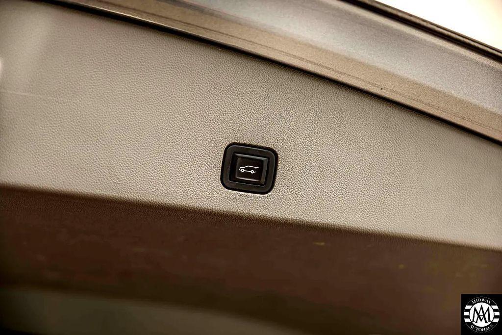 used 2022 Cadillac XT6 car, priced at $31,495