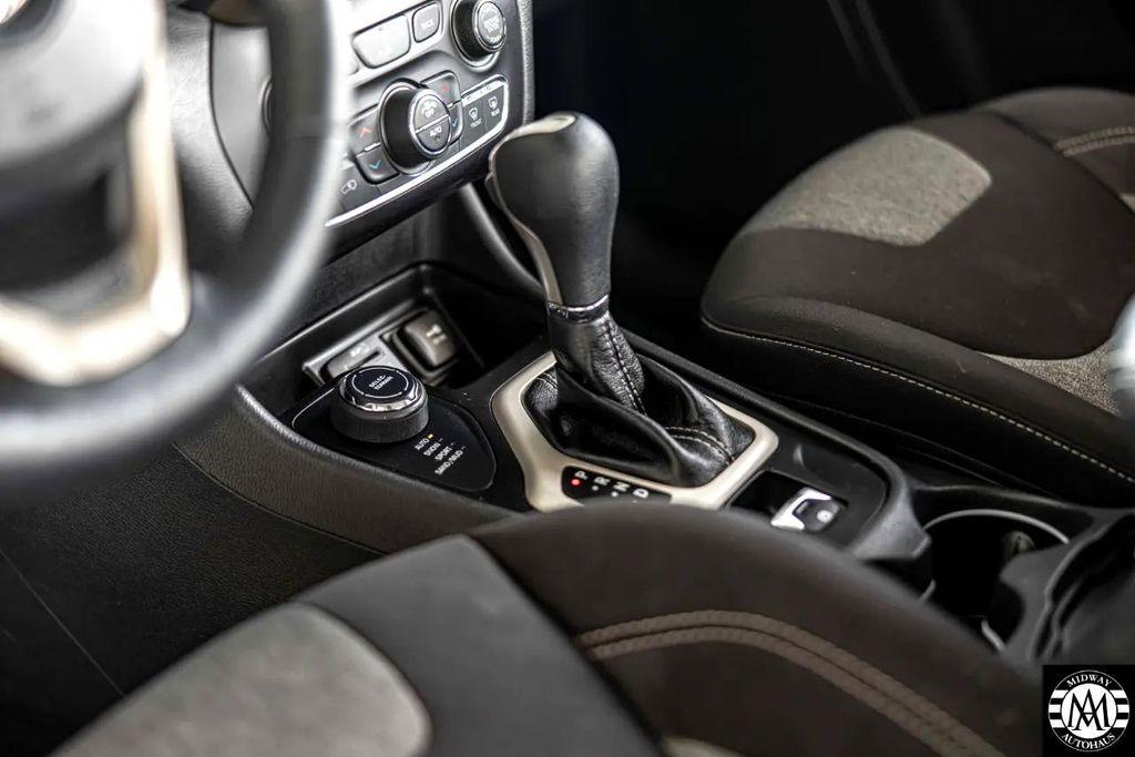 used 2014 Jeep Cherokee car, priced at $10,995