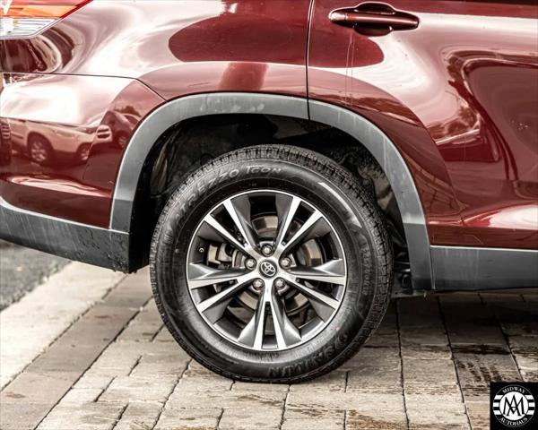 used 2019 Toyota Highlander car, priced at $24,495