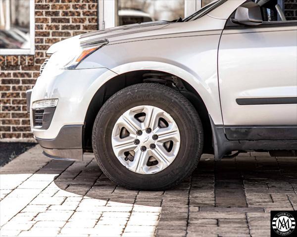 used 2015 Chevrolet Traverse car, priced at $10,995